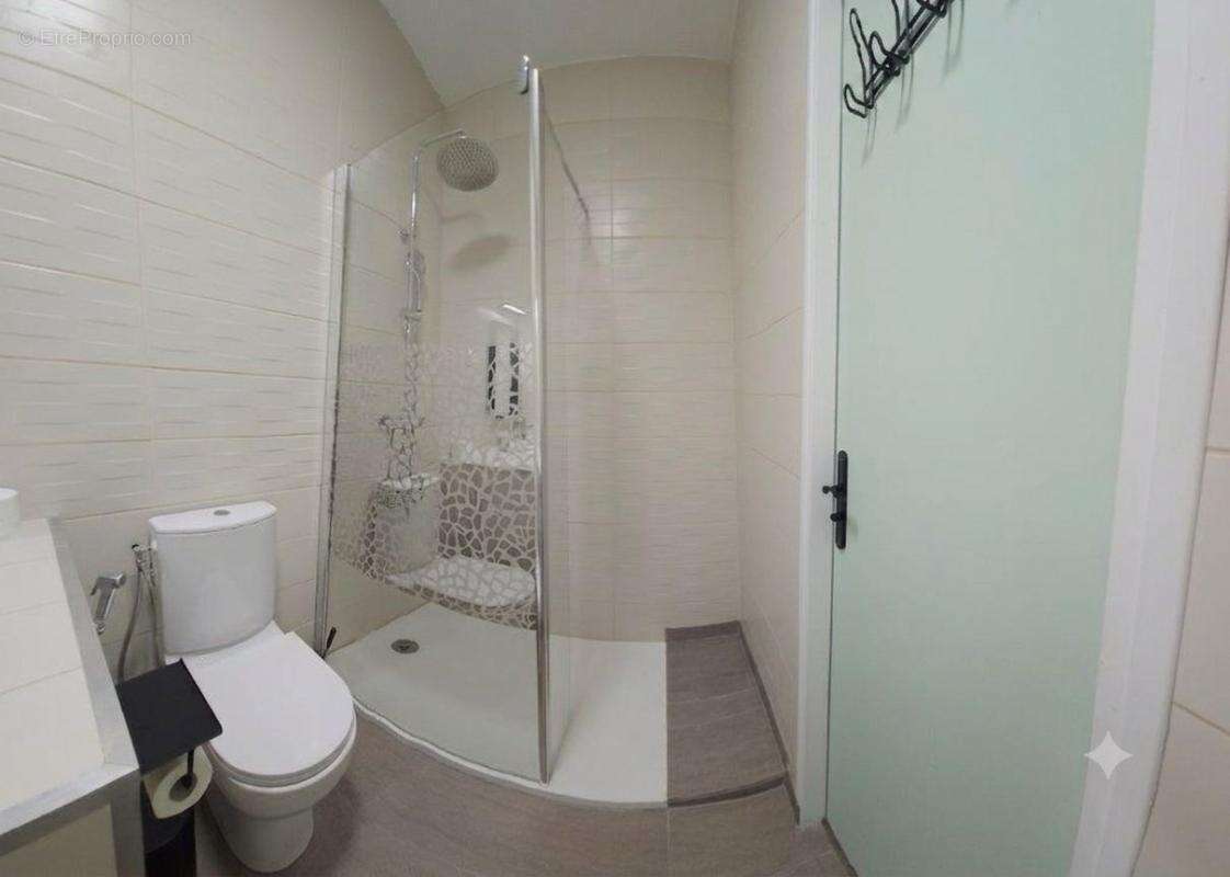 Maison familiale en parfait état avec studio indépendant à Aytré! - photo 12