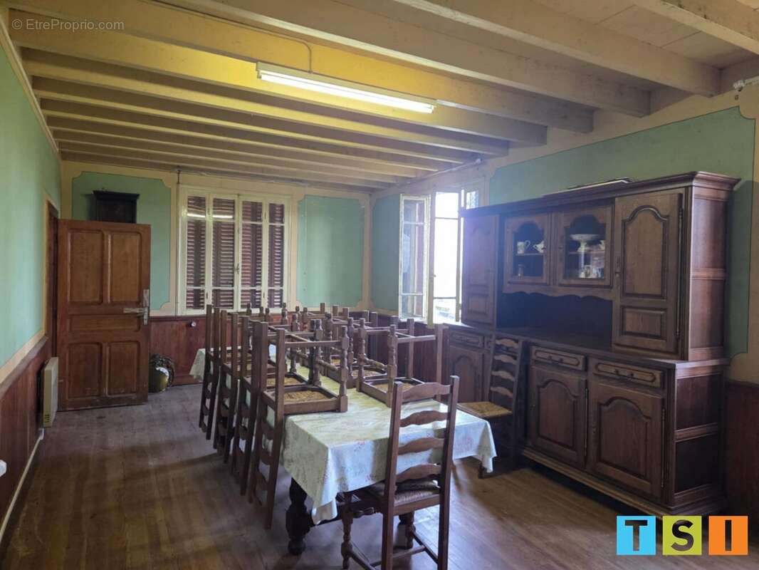 Ancienne ferme composée de deux maisons, 170 m² + nombreuses dépendances sur 3950 m² - photo 7