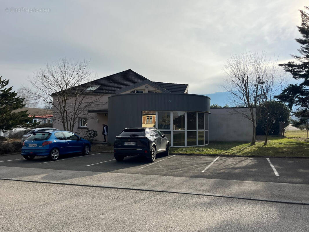 Commerce à PONT-DE-ROIDE