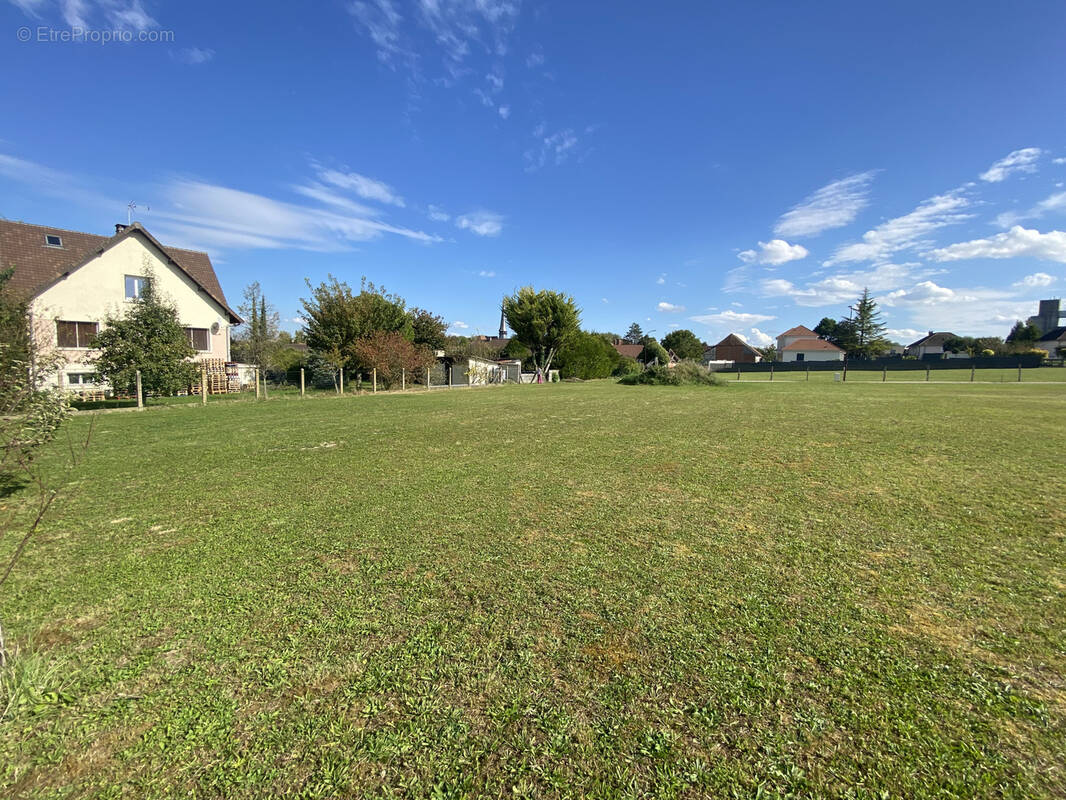 Terrain à THENNELIERES