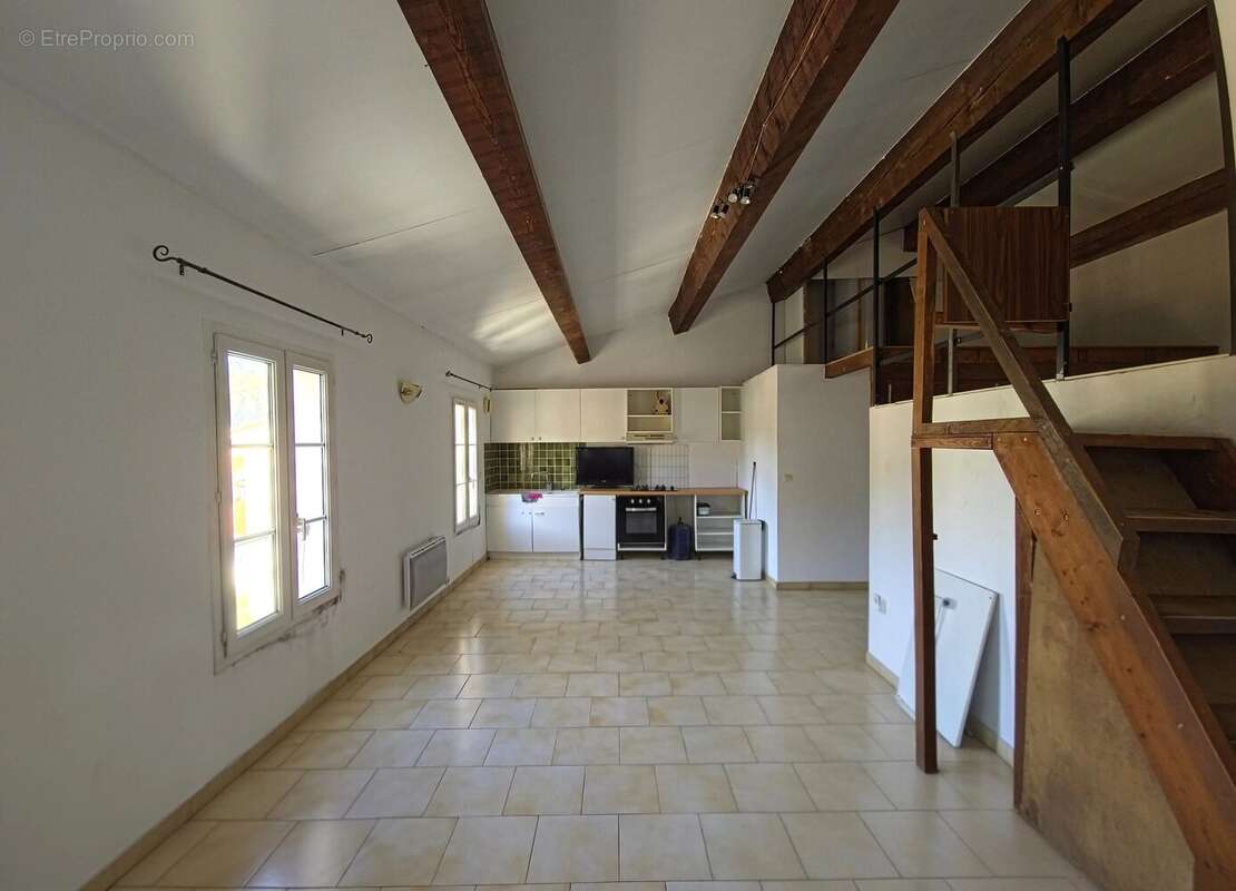 Appartement à MEYRARGUES