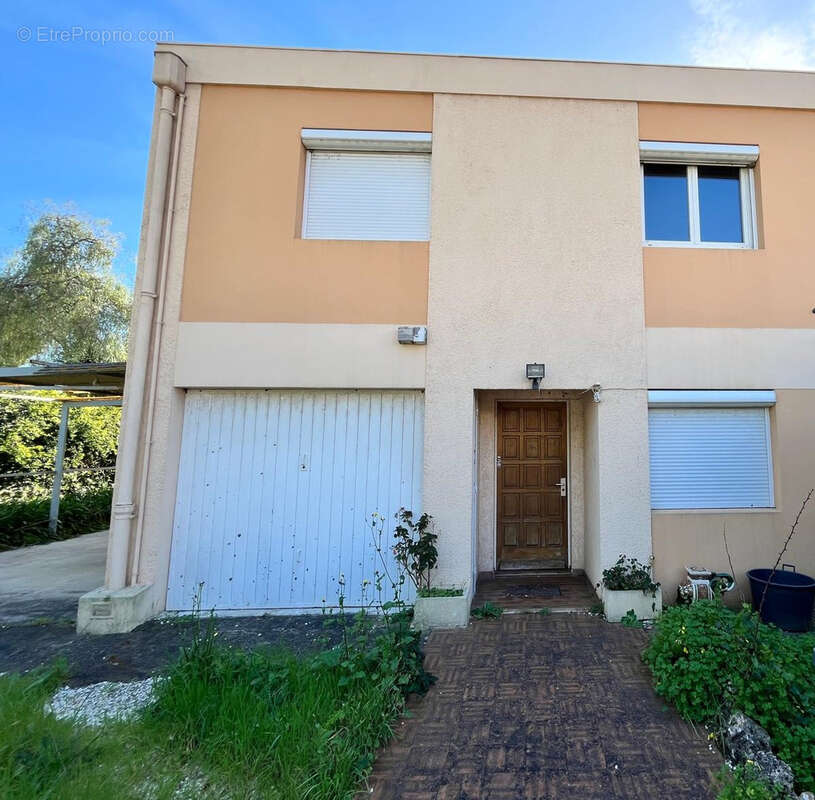 Maison à HYERES
