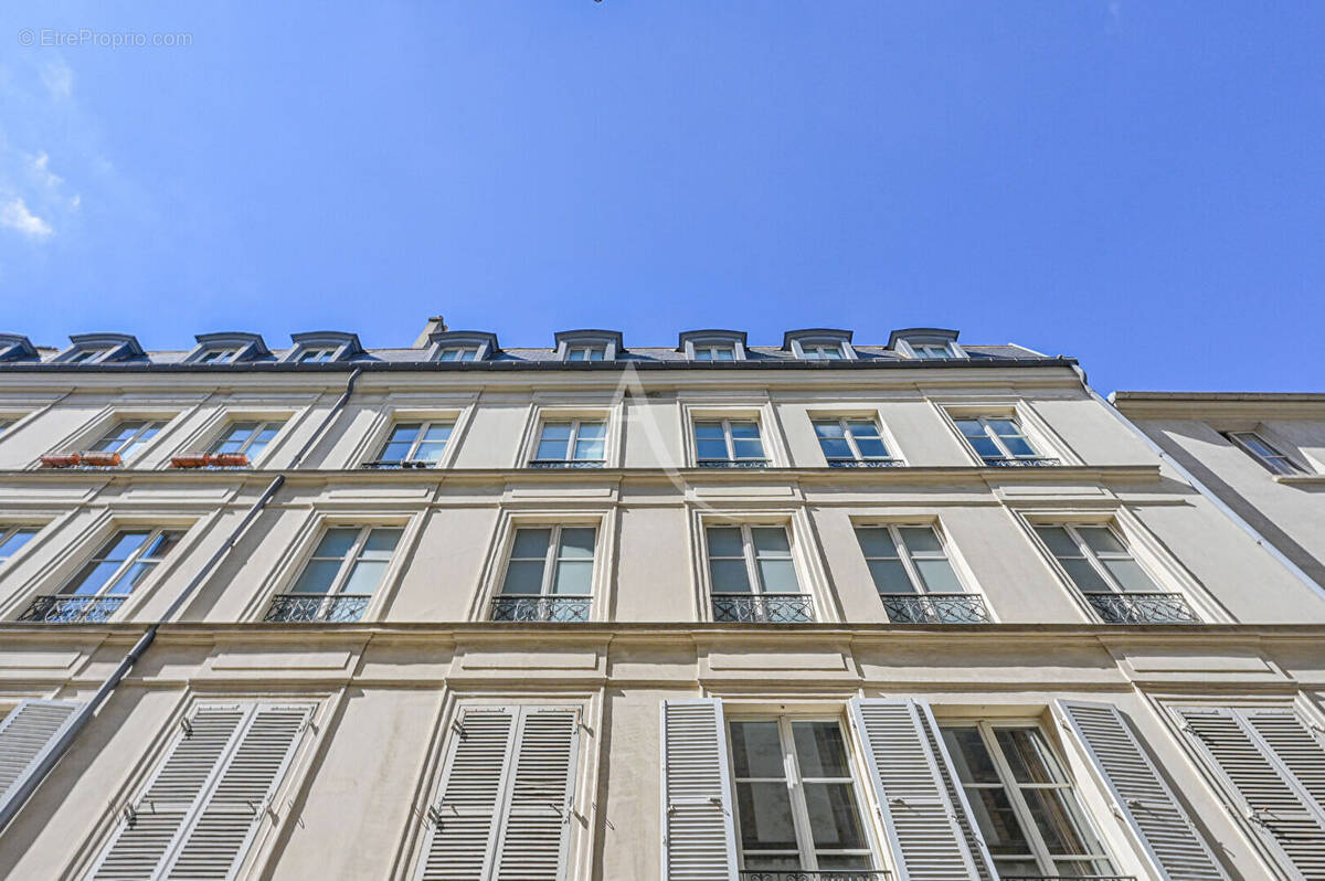 Parking à PARIS-7E