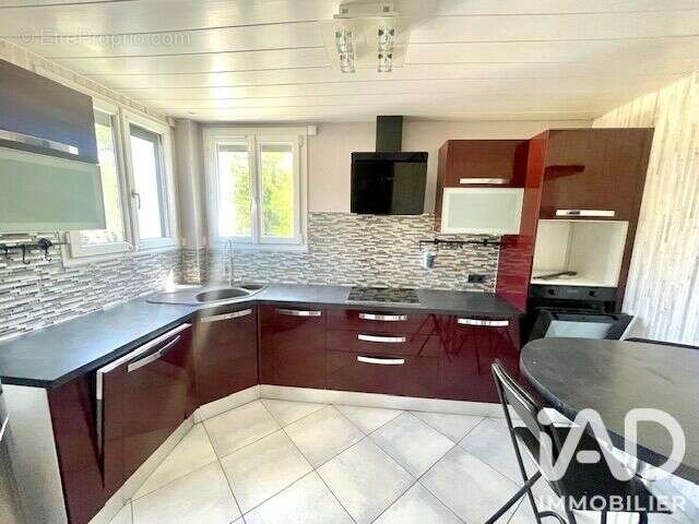 Maison 150 m² à Villeneuve-Le-Roi  - photo 5