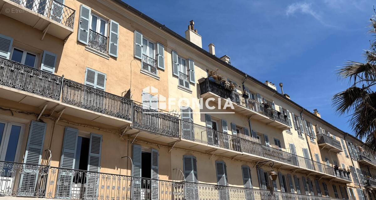 Appartement à HYERES