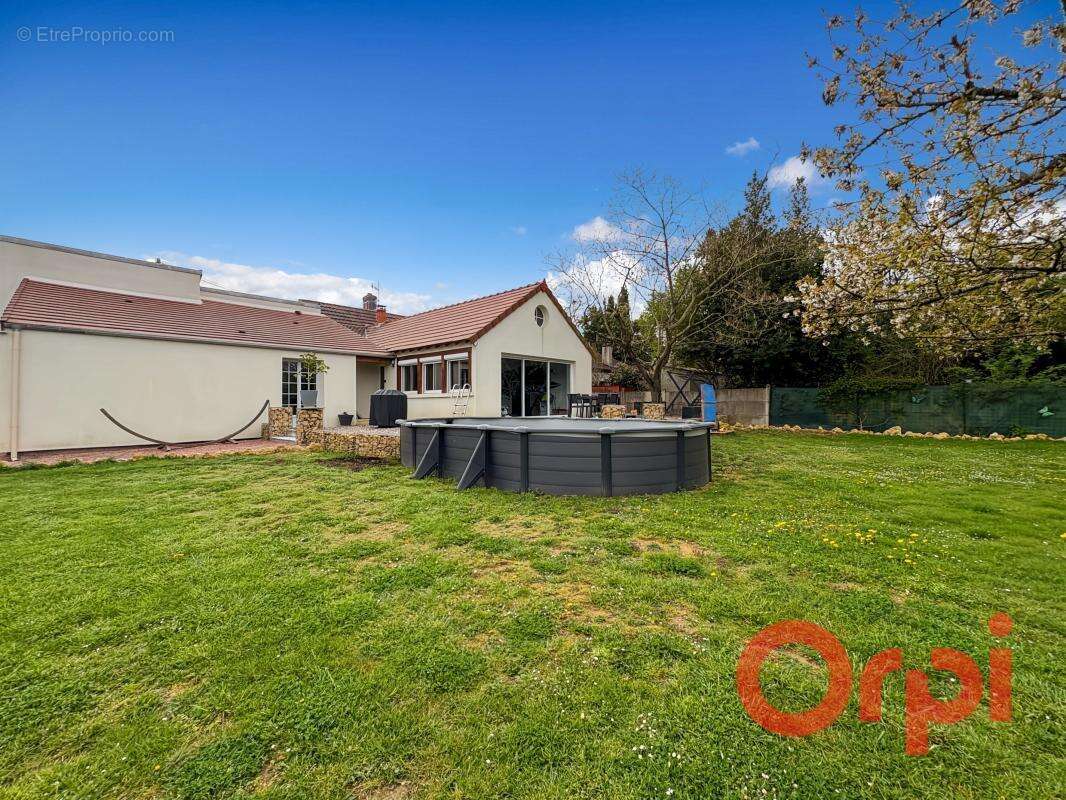 Maison à CHALIVOY-MILON