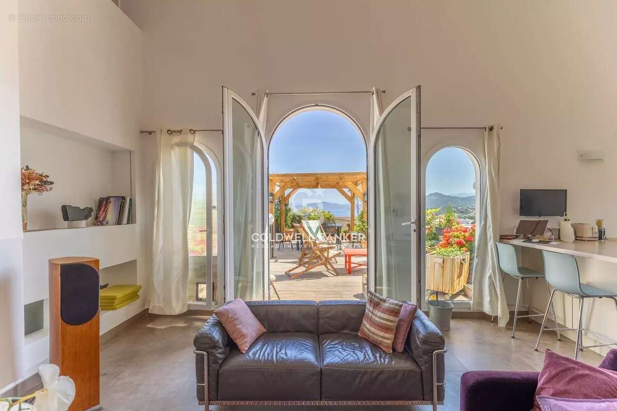 Appartement à L'ILE-ROUSSE