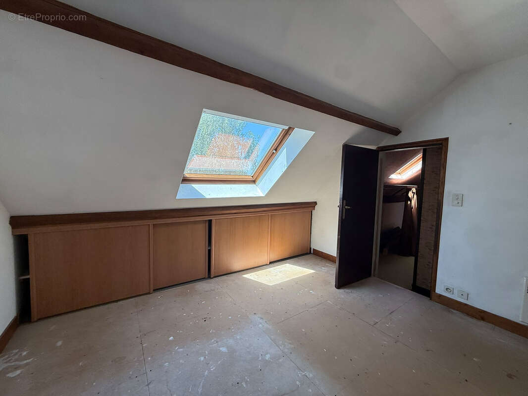 Pavillon familial avec vie de plain-pied, sous-sol total et beau jardin   Toury - photo 8