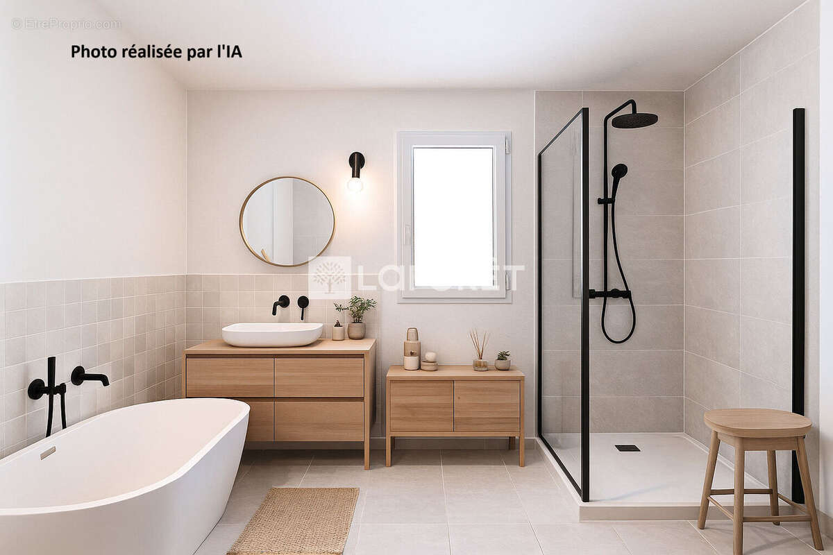 Maison à BAGNOLS-EN-FORET