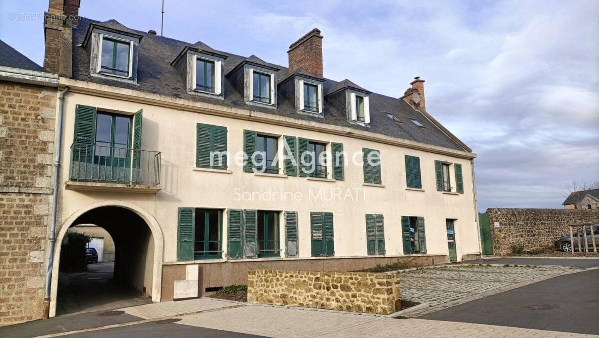 Appartement à LASSAY-LES-CHATEAUX