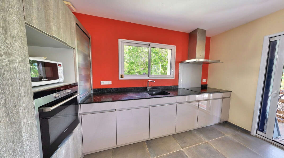 Fouesnant, jolie maison rénovée, 3 chambres, sur un terrain paysagé de 1500 m², à 1.4 km de la plage ! - photo 8