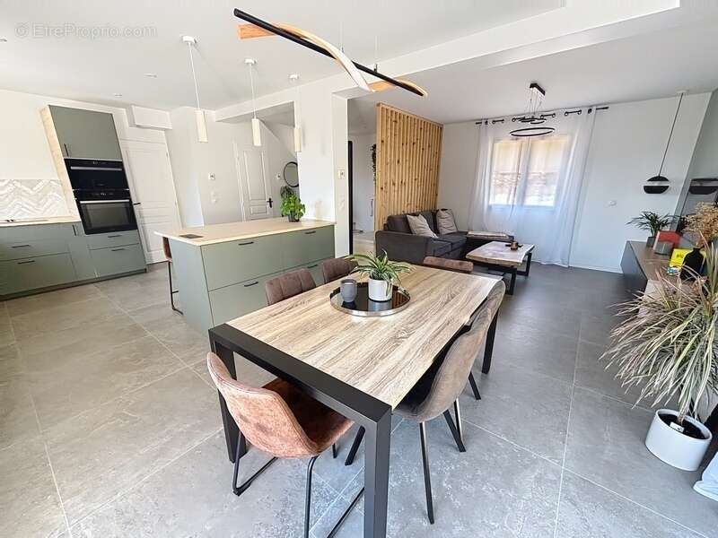 Maison à SAINT-ALBAN-DE-ROCHE