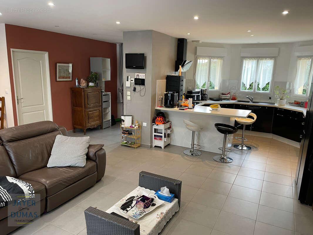 Maison à SEVREY