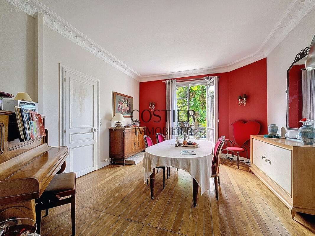 Maison à CHENNEVIERES-SUR-MARNE