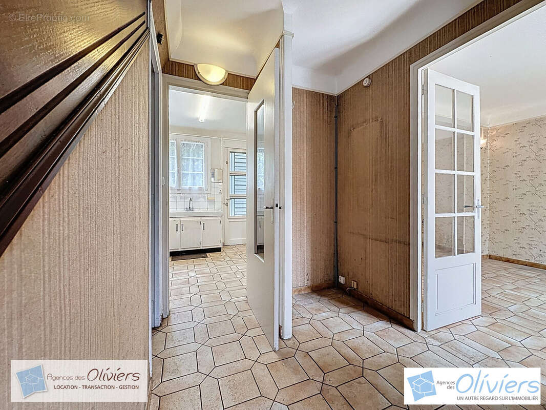 Maison à VOISINS-LE-BRETONNEUX