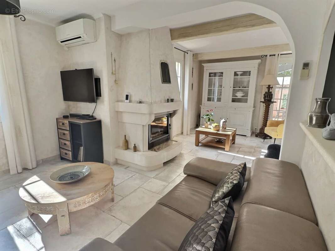 Maison à SAINT-SATURNIN-LES-APT