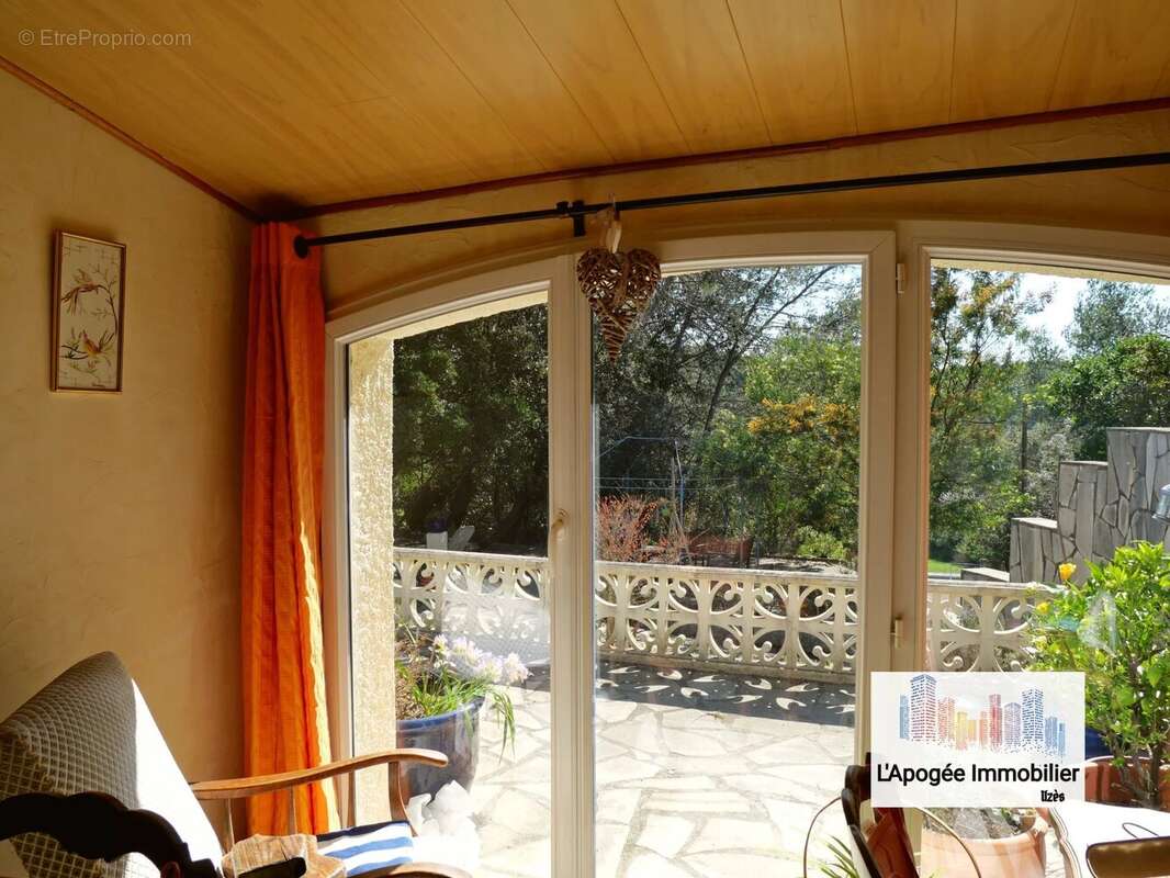 Maison à SAINT-JUST-ET-VACQUIERES