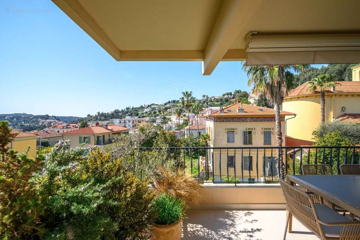 Appartement à BEAULIEU-SUR-MER