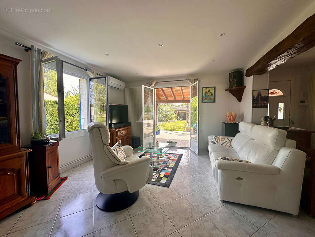 Propriété familiale avec piscine et dépendances - FONTCOUVERTE - photo 7