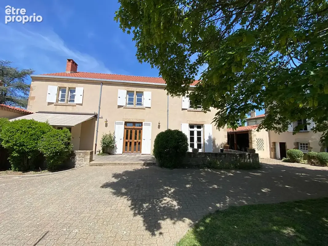 Photo Maison à Veyre-Monton au prix de 728 000€