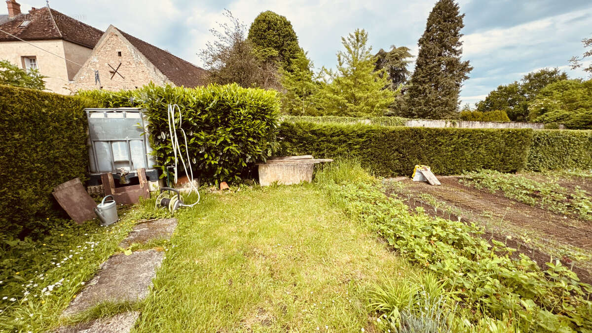 Charmante maison  au coeur de ROUVRAY avec dépendances en très bon état avec jardin d'env. 767 m2 346  500 €. - photo 37