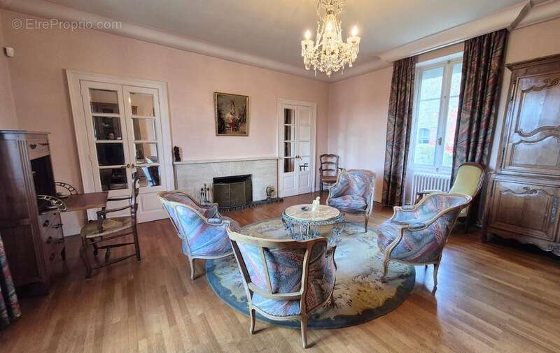 Maison à SAINT-JEAN-SUR-MAYENNE