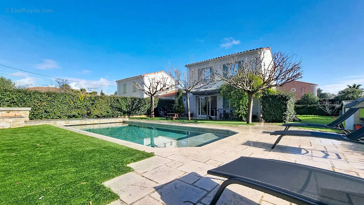 Maison à FREJUS