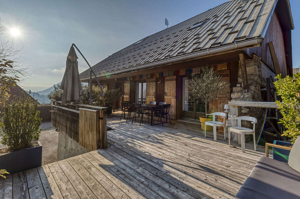 Maison à DINGY-SAINT-CLAIR