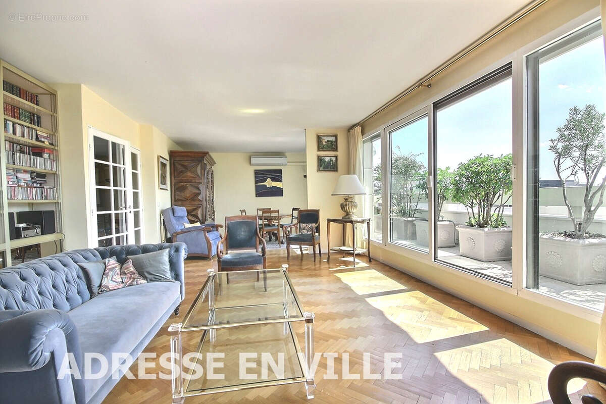 Appartement à LEVALLOIS-PERRET