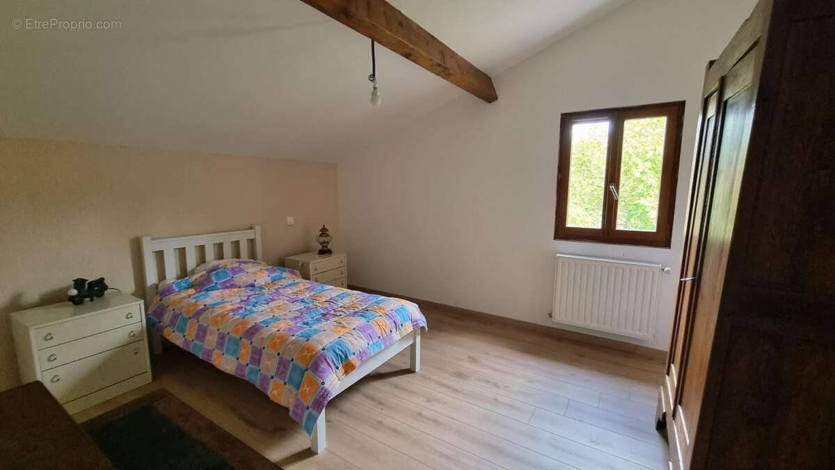 Maison à SAINT-FELIX-DE-VILLADEIX