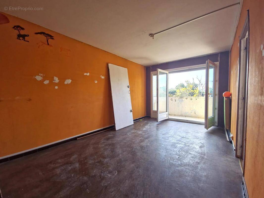 Appartement à MARSEILLE-11E