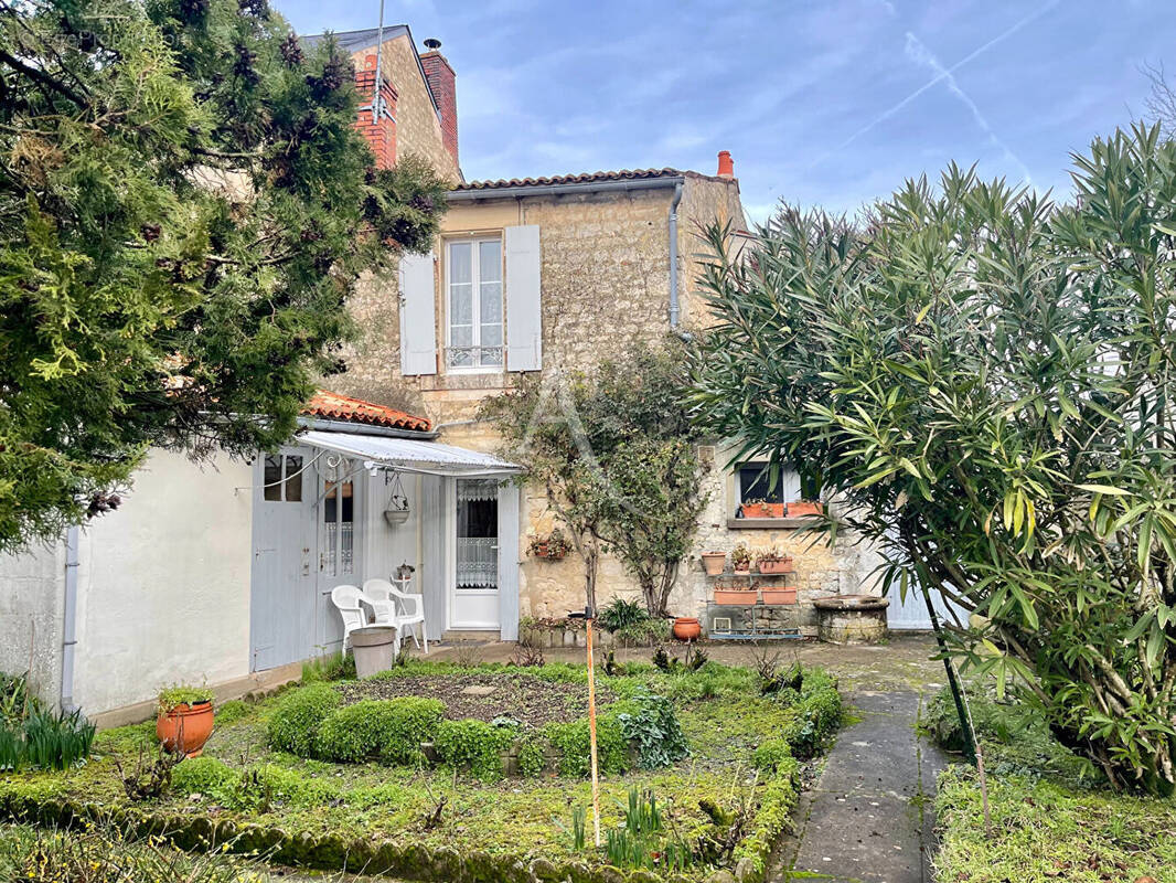 Maison à FONTENAY-LE-COMTE
