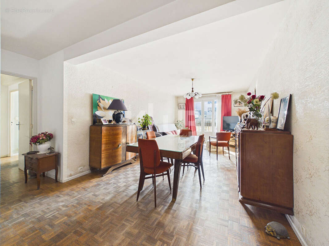 Appartement à MARSEILLE-2E