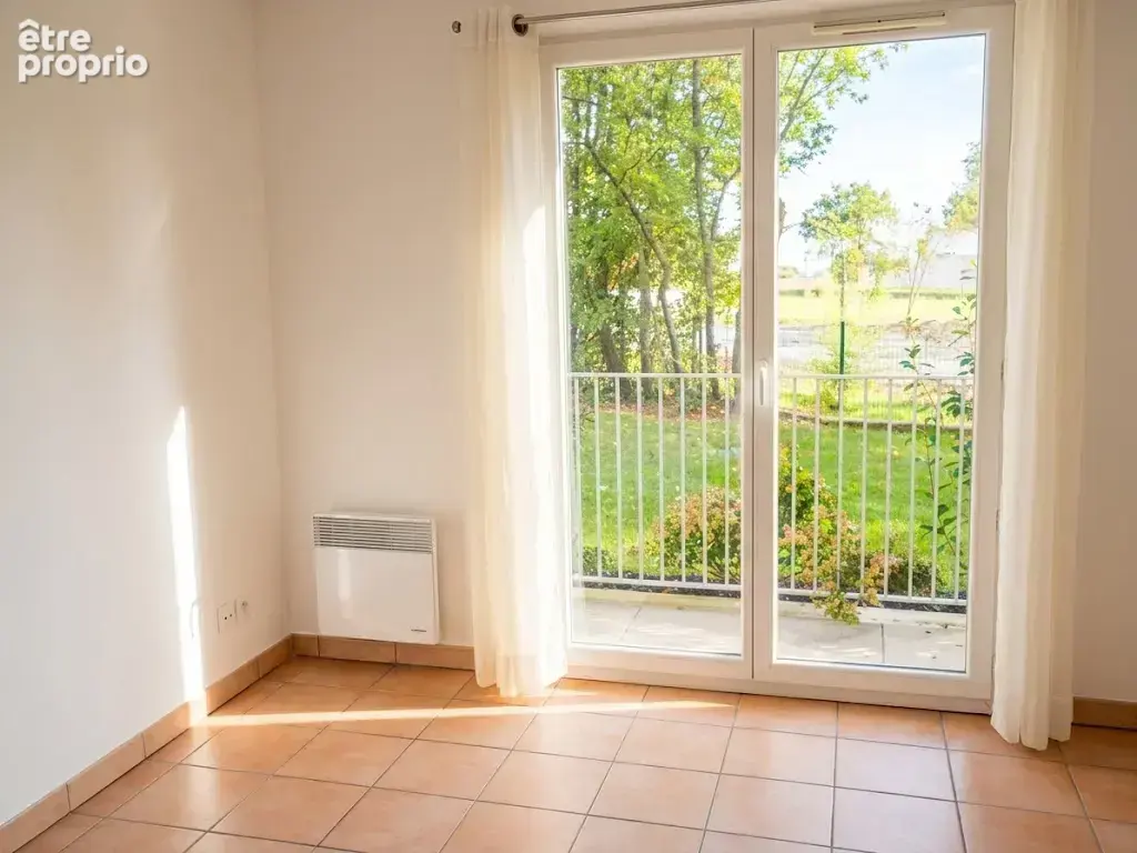 Mérignac Proche Pellegrin / Arlac - T2 (50m2) TBE avec Balcon - Cave et Parking - photo 6