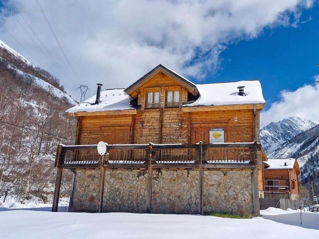   - Maison à L'HOSPITALET-PRES-L'ANDORRE