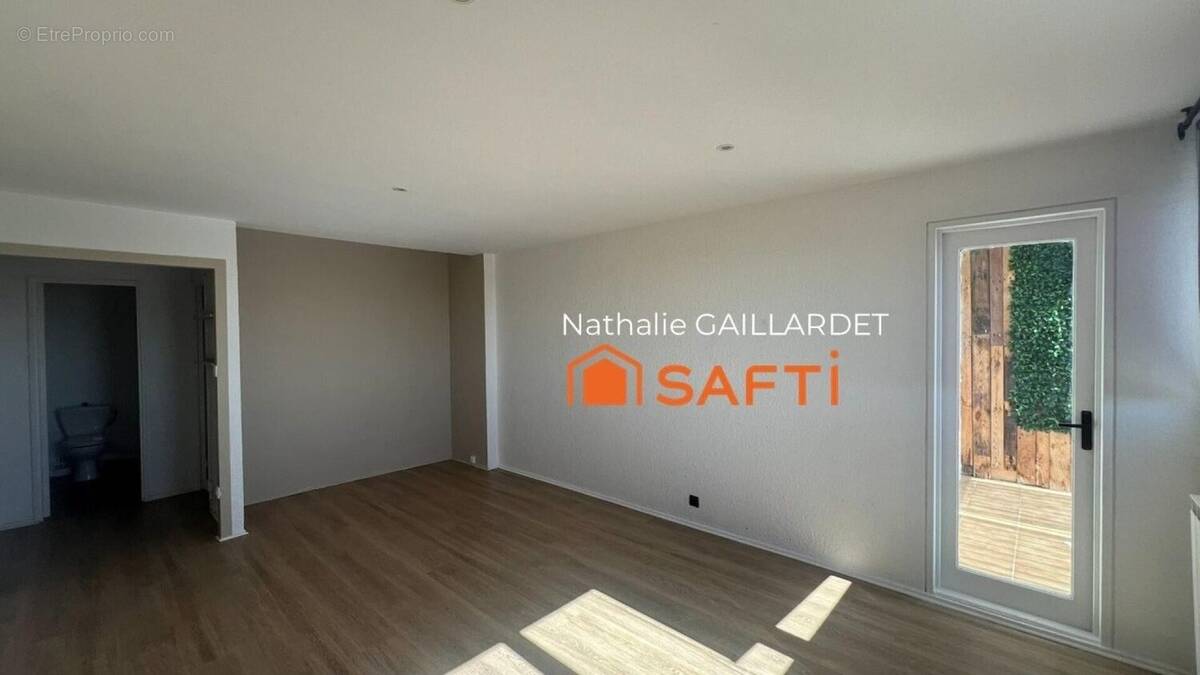 Photo 1 - Appartement à VILLENEUVE-LES-AVIGNON