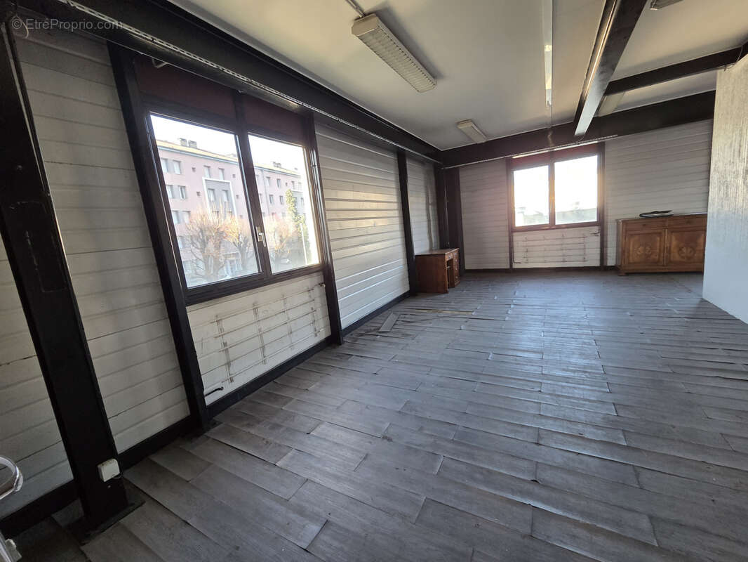 Commerce à SAINT-ETIENNE