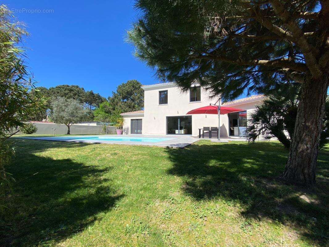 Maison à LES MATHES