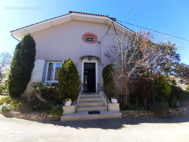 Maison à DOUELLE