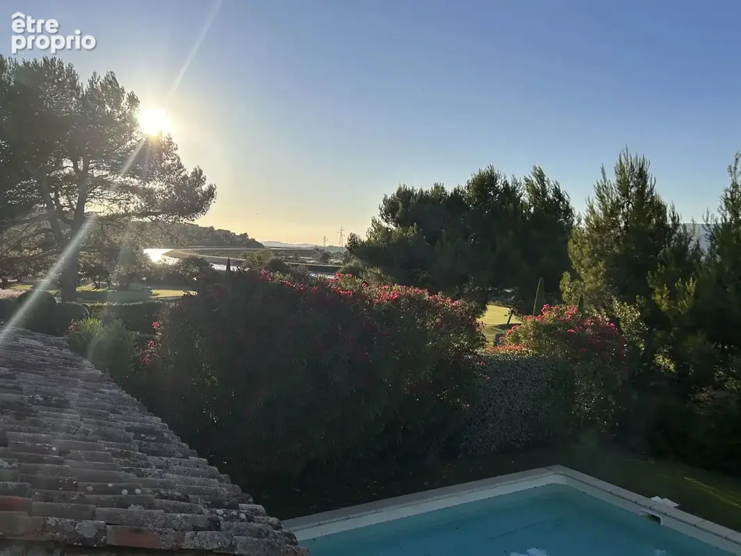 Maison 174 m² à Mallemort  - photo 2