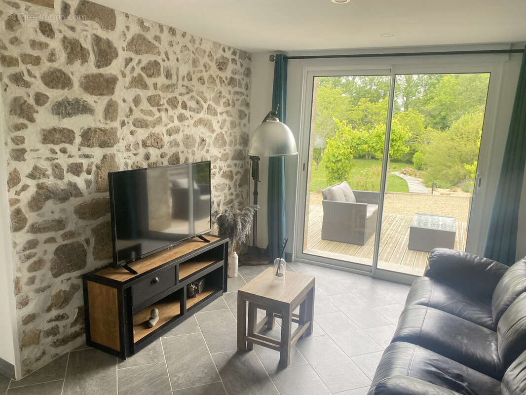 Maison à MAGNAC-LAVAL