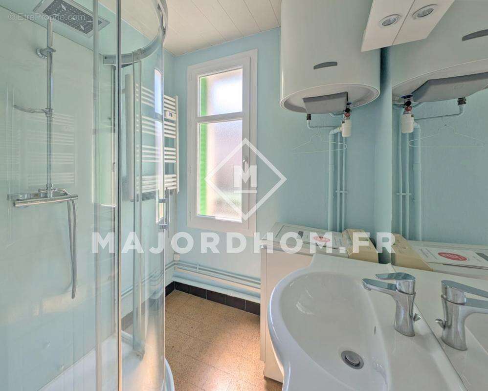 Appartement à MARSEILLE-7E