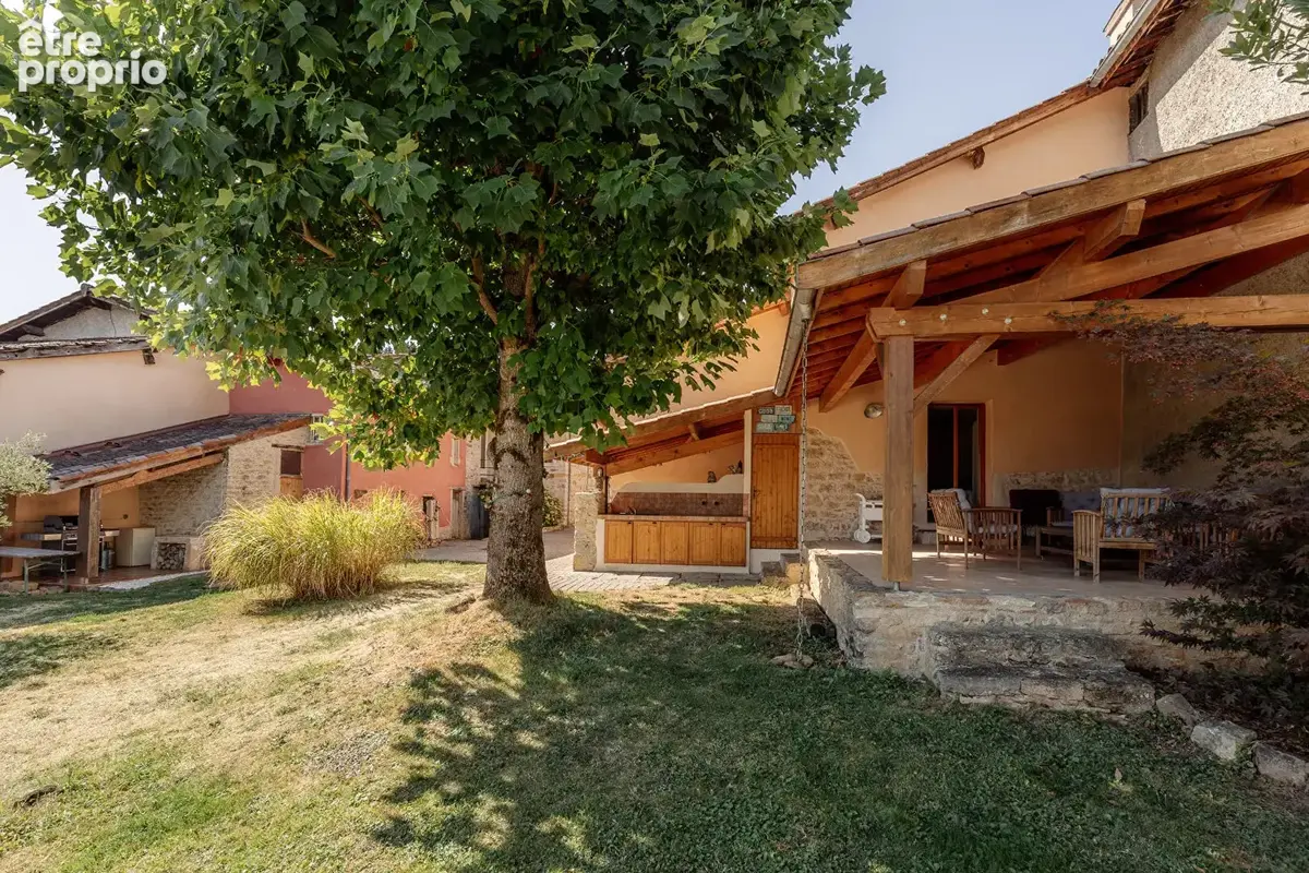 St germain au mont d'or, corps de ferme avec dependances, jardin et piscine - photo 16