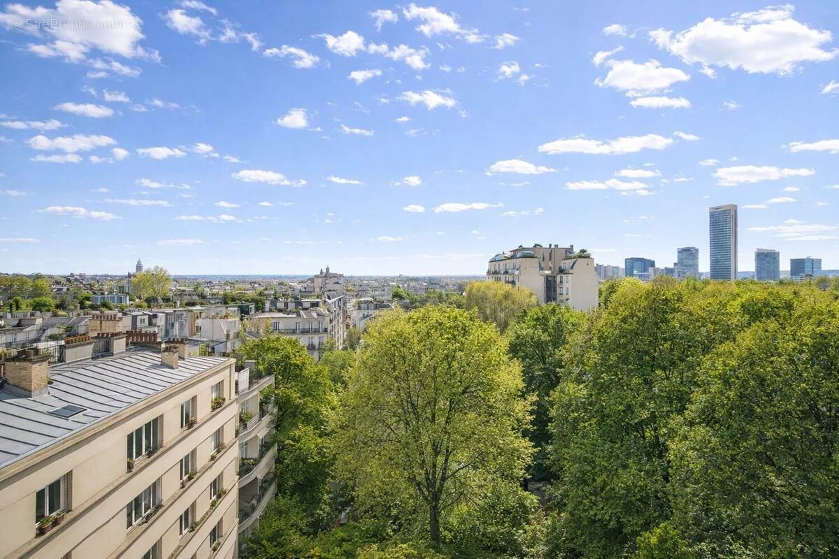 Appartement à NEUILLY-SUR-SEINE