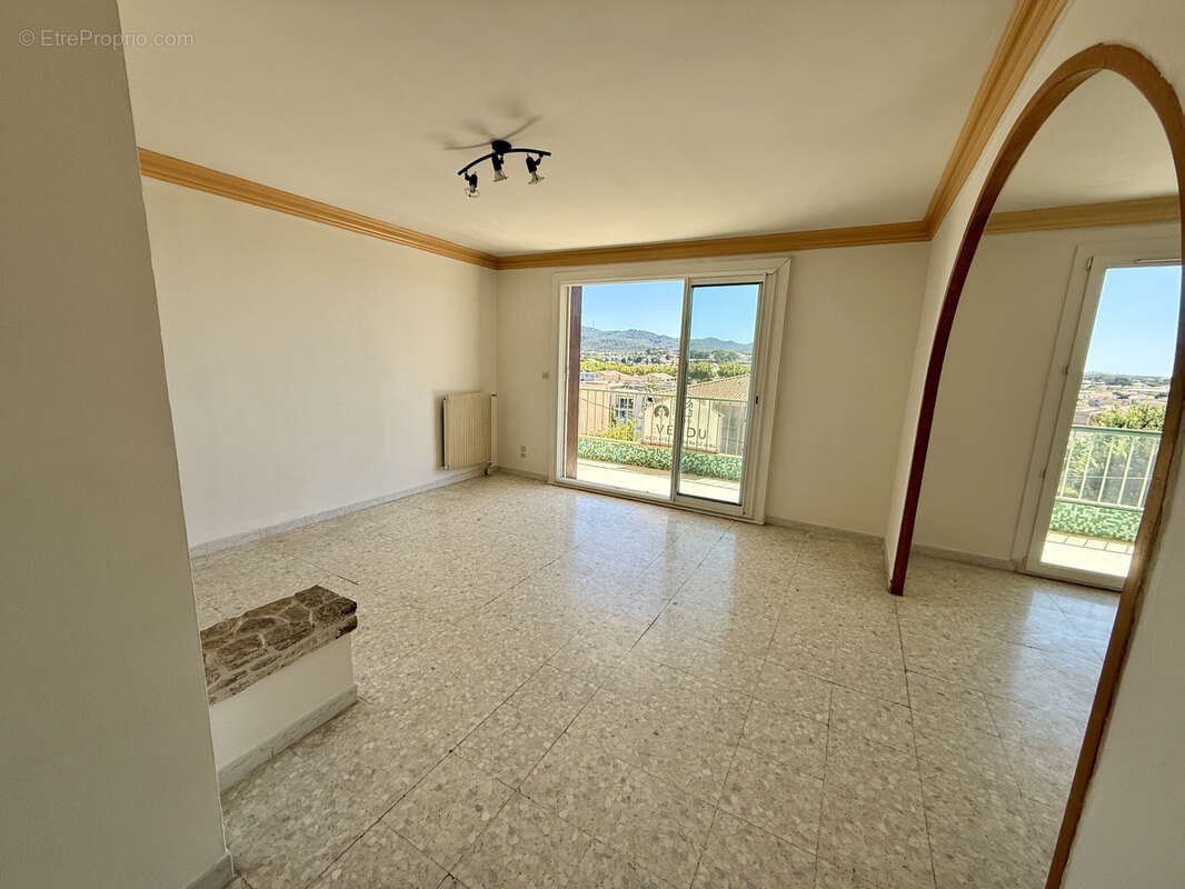 Appartement à SIX-FOURS-LES-PLAGES