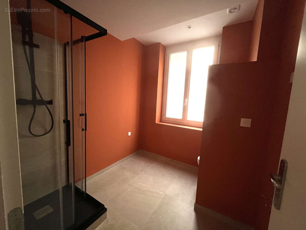 Appartement à MARSEILLE-1E