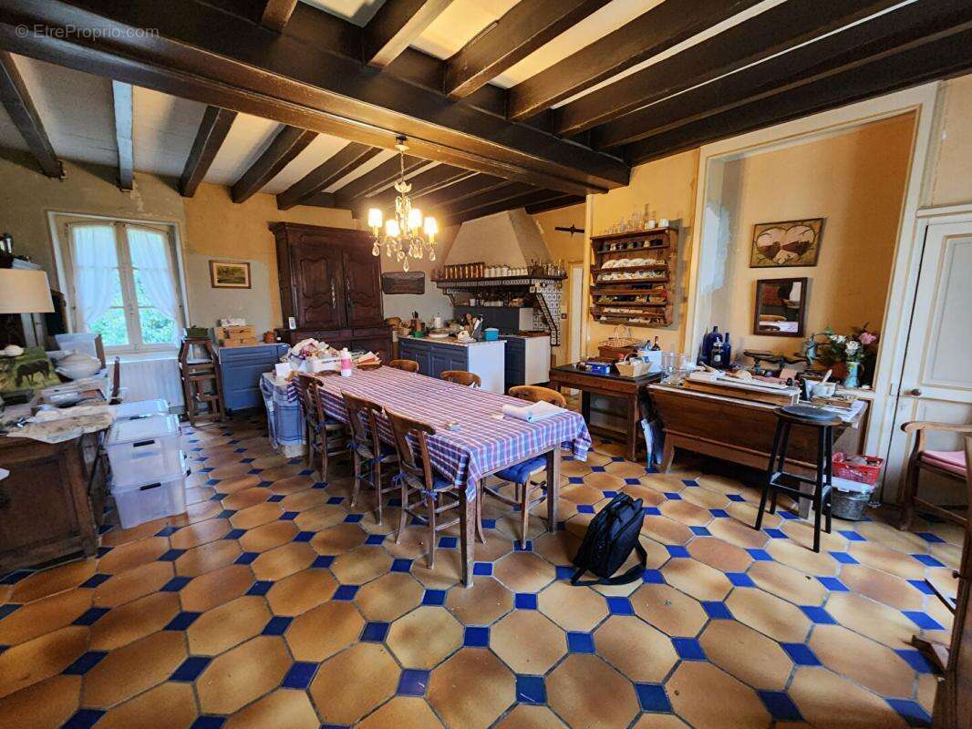 Maison à LUCAY-LE-MALE