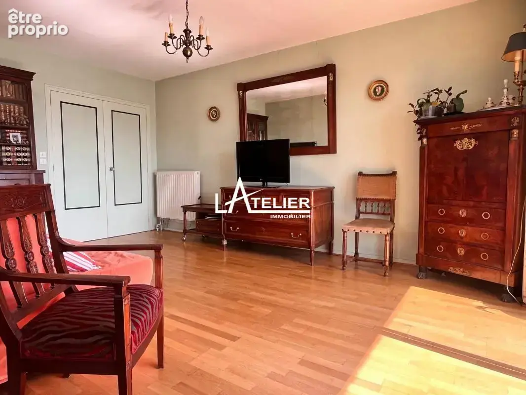 T3 81m2 ascenseur, balcon et vue dégagée, 2 parking, cave - photo 5