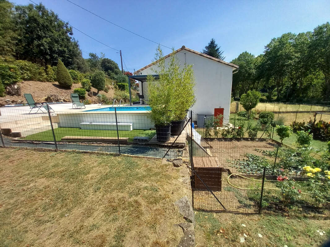 Maison de Standing en parfait état avec piscine. - photo 11