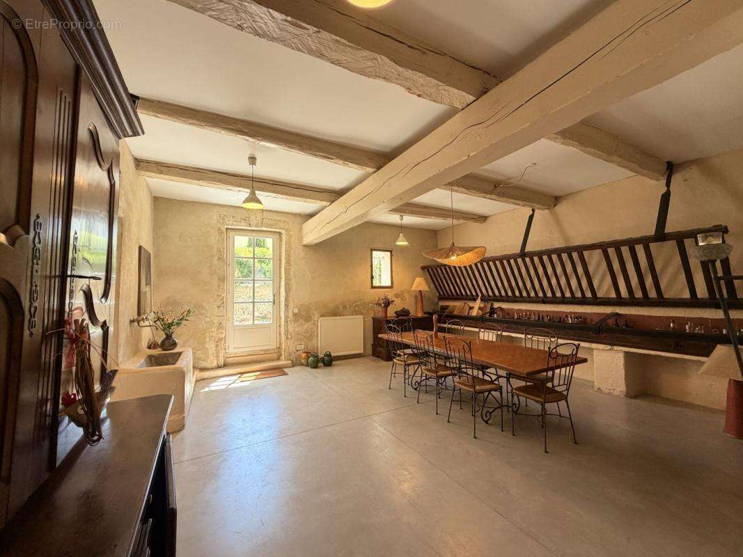 Maison 305 m² à Armissan  - photo 2